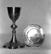 Calice & patène 4, église paroissiale Saint-Pierre, Saint-Paul (Loyat)
