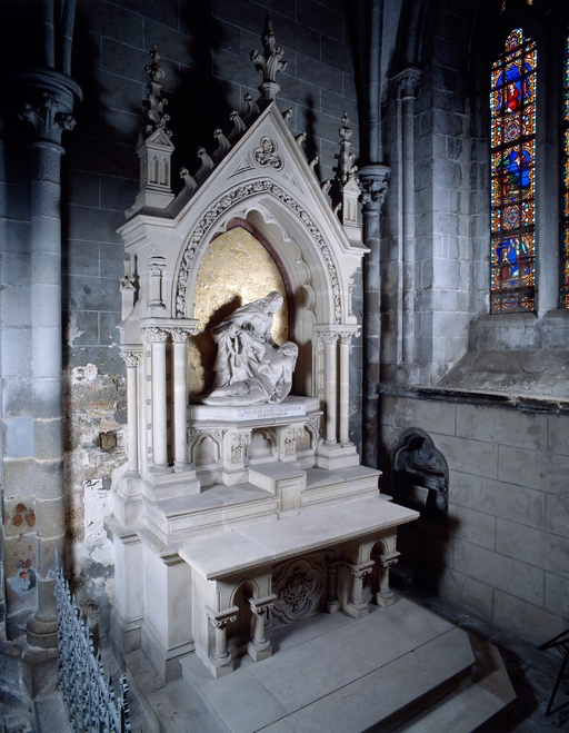 Ensemble de l'autel de Notre-Dame de Pitié (autel, retable, gradin d'autel, 2 degrés d'autel)