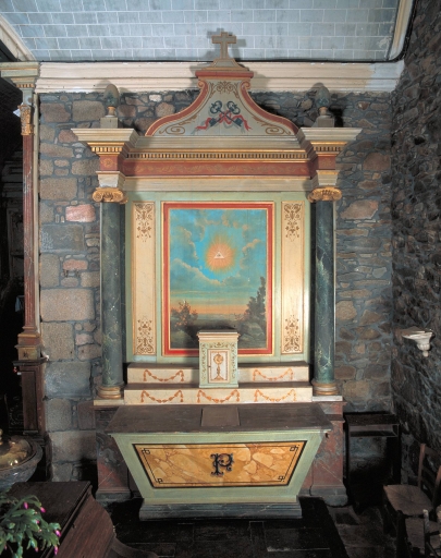 Ensemble de l'autel de la Trinité : autel, tabernacle, retable, 2 gradins d'autel, degré d'autel