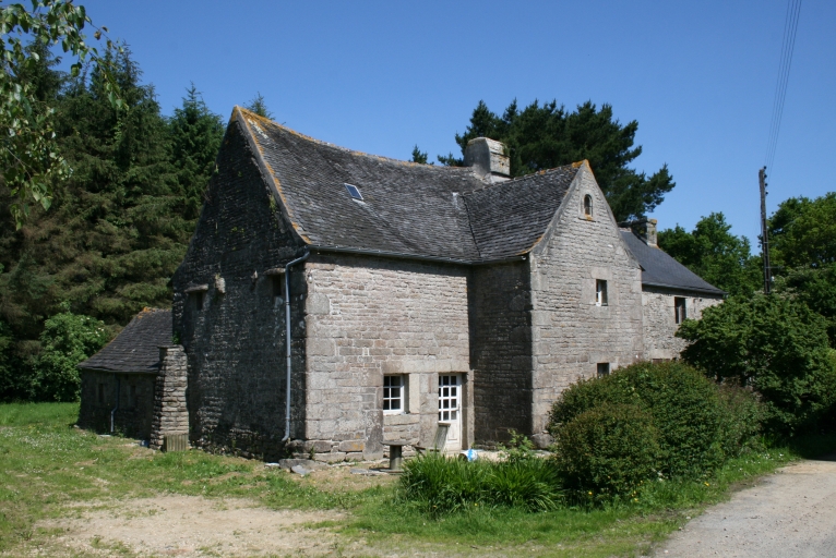 Maison, Clostrou (Plounéour-Ménez)