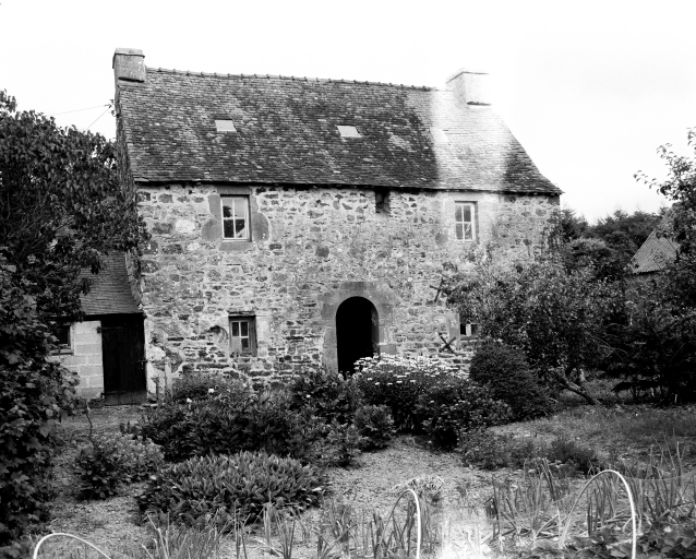 Maison, Logonna : Kerivin (Pont-de-Buis-lès-Quimerch)