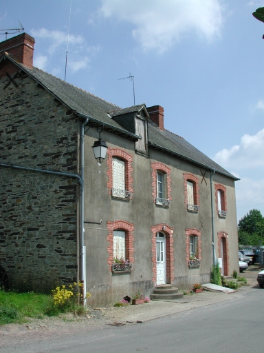 Maison, avenue du Chevalier Ponthus (Paimpont)
