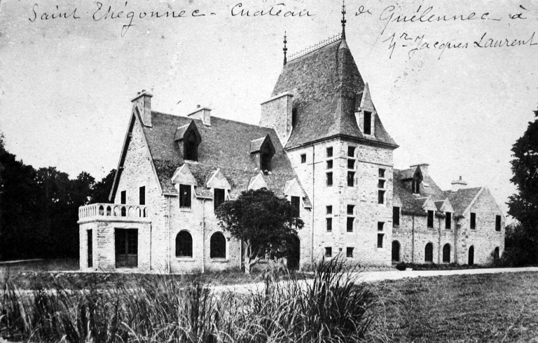 Château de Quélennec (Saint-Thégonnec fusionnée en Saint-Thégonnec Loc-Eguiner en 2016)
