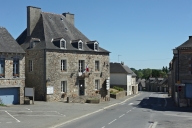 Maison, Place du Prieuré (Livré-sur-Changeon)