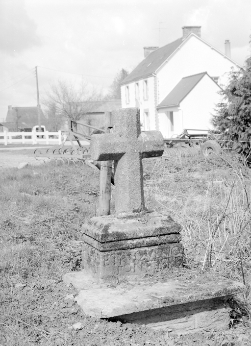 Croix de chemin, Crémenan (Taupont)