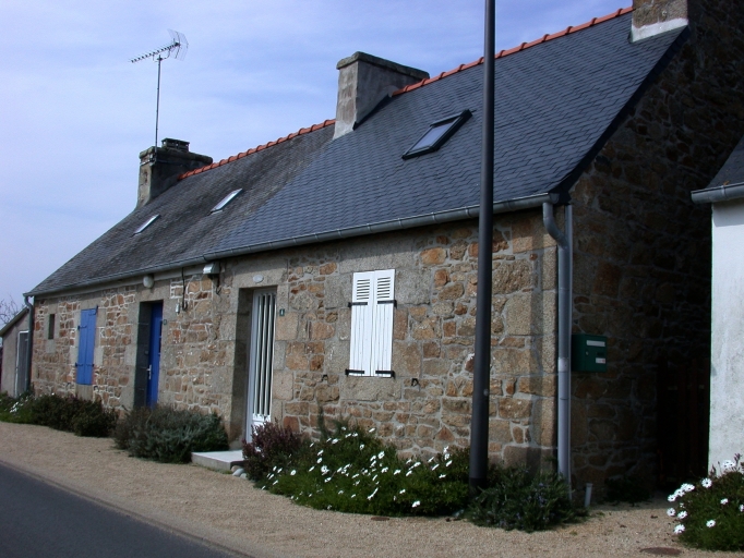 Maison, 6 rue de la Fontaine (Trélévern)