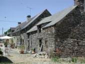 Alignement de maisons, Radineuf (Langon)