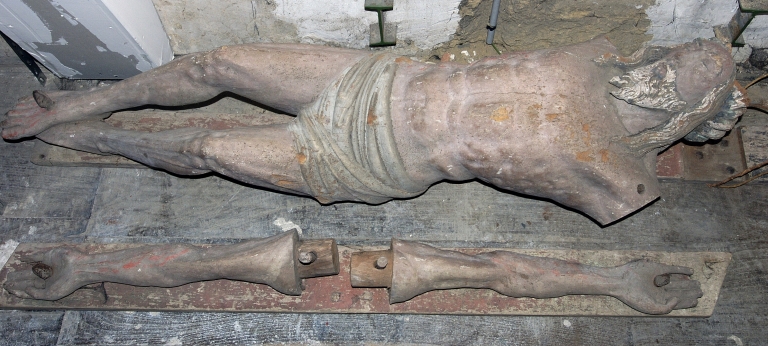 Croix 3 : Christ en croix