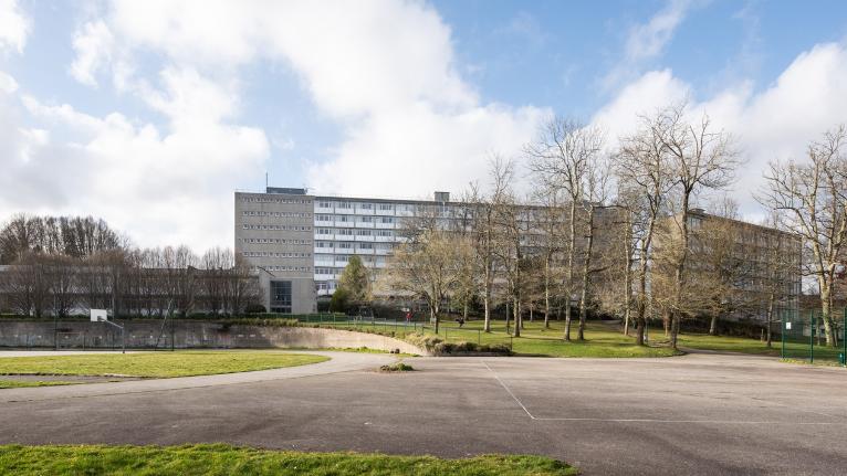 Lycée Auguste Brizeux, 6 rue Bourg-les-Bourgs (Quimper)