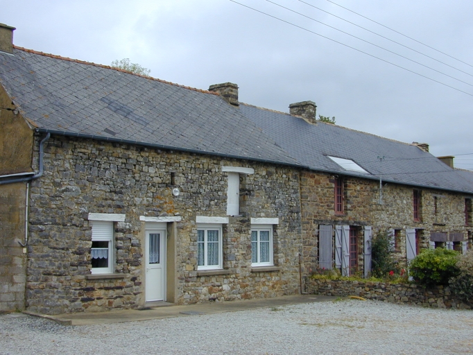 Alignement de trois logis, la Chevolerais (Maxent)