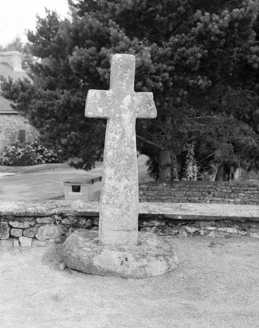 Croix de cimetière (Saint-Servant-sur-Oust)