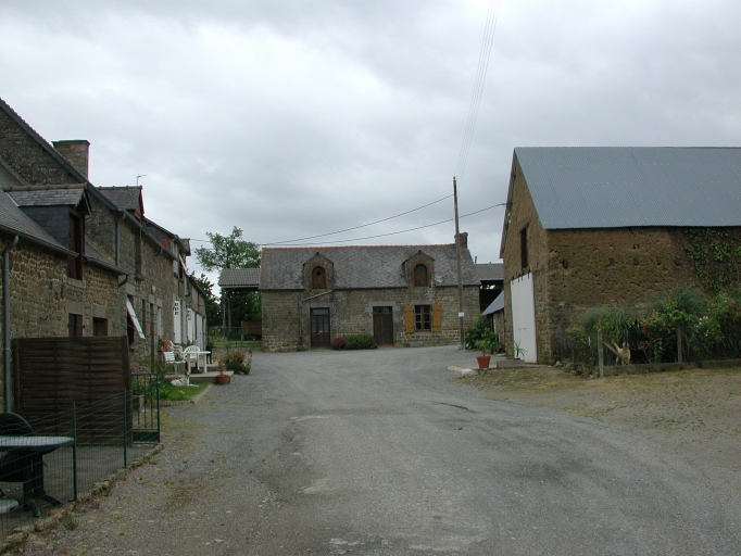 Alignement de maisons, Tréheuc (Combourg)