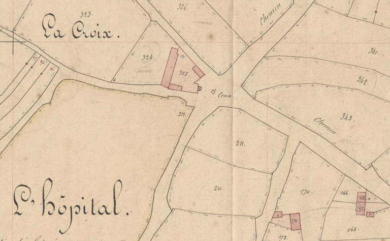 Croix de chemin dite croix de l'Hôpital, Voie communale n° 11 dite de l'Hôpital ; voie communale n° 4 dite du Content (Planguenoual fusionnée en Lamballe-Armor en 2019)
