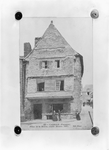 Maison, 17 place de la Mairie (Carhaix-Plouguer)