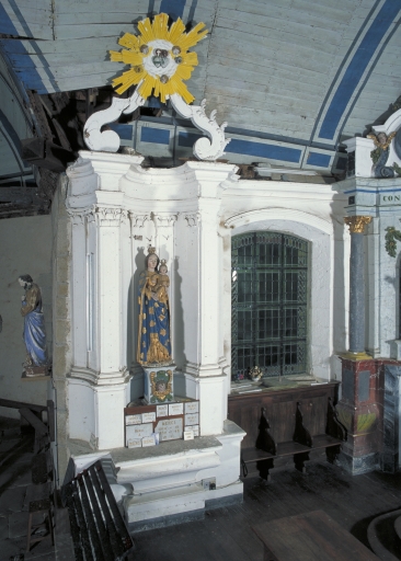 Ensemble de deux autels et retables (autels secondaires) : Notre-Dame du Manéguen ; Saint Jean