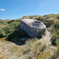 Bunker-poste d'observation et de tir dit Tobruk-Stand, sur la pointe située face à la roche Malban, Dunes de Keremma (Tréflez)