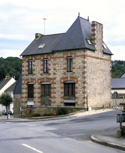 Ecole primaire, 23 rue de la Petite Chaussée (Jugon-les-Lacs fusionnée en Jugon-les-Lacs - Commune nouvelle en 2016)