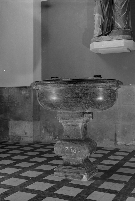 Fonts baptismaux (cuve baptismale à infusion), église paroissiale Saint-Abdon, Saint-Sennen (Messac fusionnée en Guipry-Messac en 2016)