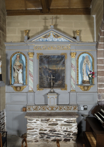 Retable latéral nord : Autel, tabernacle et gradin d'autel