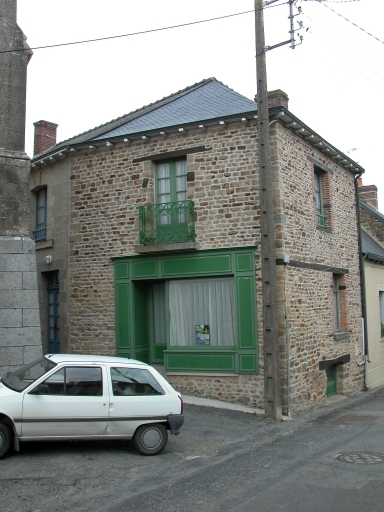 Maisons, 4 rue de l'Abbé Crublet (Bais)