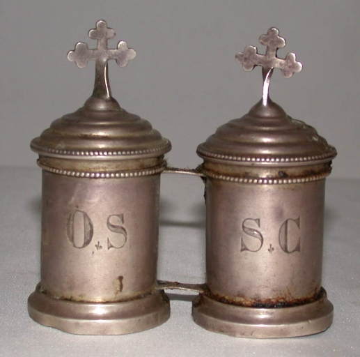 Ampoule à saint Chrême et ampoule aux saintes huiles