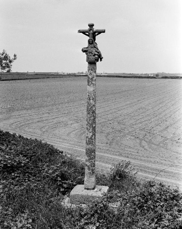 Croix de chemin, Kerlaouéret (Lanhouarneau)