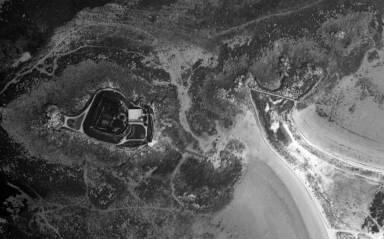 Batterie de côte et corps de garde crénelé de l'Îlot Jacopin, actuellement maison, Pointe de Perharidi (Roscoff)