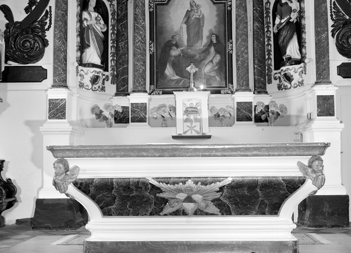 Autel (maître-autel, autel tombeau), église paroissiale Sainte-Marie-Madeleine (Meucon)