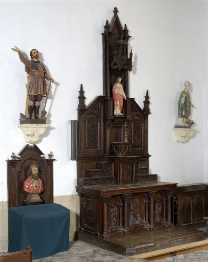 Ensemble de deux autels et de deux retables