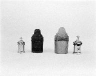 Ensemble de deux ampoule à huile des malades et leurs coffrets, église Saint-Pierre (Lanouée fusionnée en Forges de Lanouée en 2019)