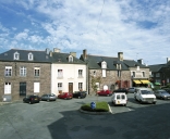 Place de la Cohue (Montfort-sur-Meu)