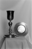 Calice, patène (2), église Paroissiale Saint Pierre (Plouguernével)