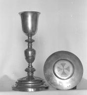 Calice, patène (1), église paroissiale Notre-Dame (Essé)