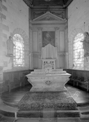 Autel, retable, tabernacle, gradins d'autel (2), tableau (maître-autel, autel tombeau, retable architecturé, tabernacle architecturé) : Donation du Rosaire, église Saint-Pierre-Saint-Paul, Chapelle Notre-Dame-des-Victoires et ossuaire (Gourin)