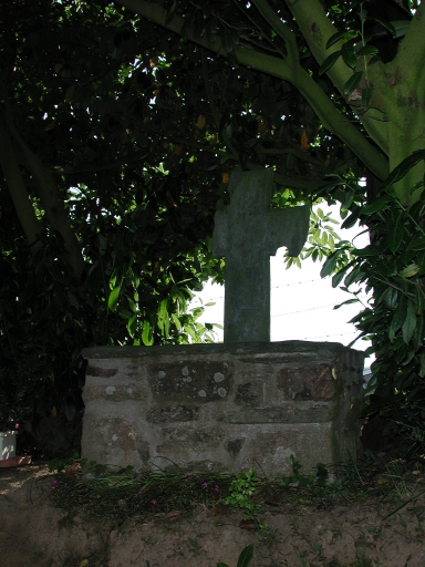 Croix de chemin 12, Binon (Bains-sur-Oust)