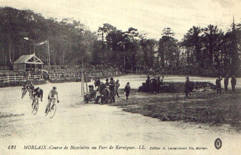 Vélodrome de Kernéguès, actuellement Parc des Sports de Kernéguès (Morlaix)