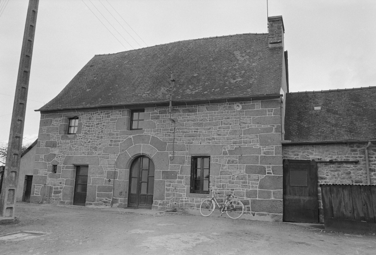 Maison, le Rocher Jean (Saint-Étienne-en-Coglès fusionnée en Maen Roch en 2017)