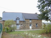 Alignement de trois maisons, la Hilais (Renac)