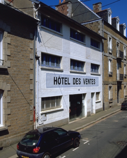 Usine de chaussures J. Tréhu, actuellement salle des ventes, 7 rue Pipon (Fougères)