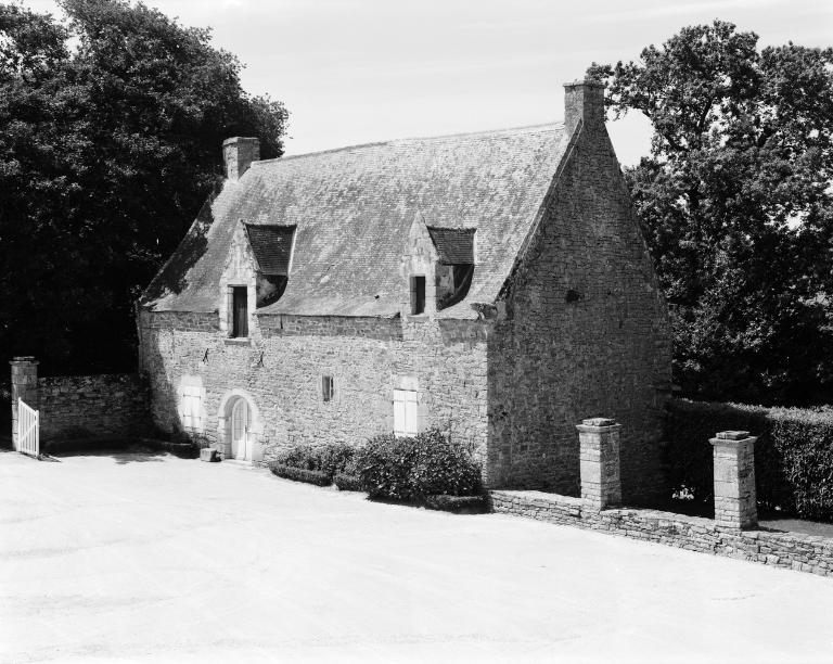 Manoir de Kerandrun, Calzac moulin ; Kerandrun (Theix fusionnée en Theix-Noyalo en 2016)