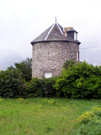 Moulin de la Pintonnière, 16 rue du Littoral (Hirel)