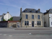 Maison, 1 place Saint-Louis (Etel)