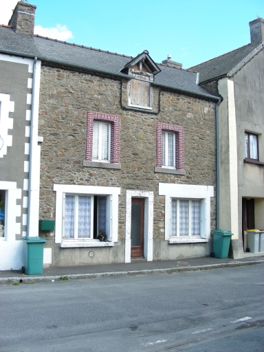 Maison à boutique, 4 rue de Kergariou (La Gouesnière)