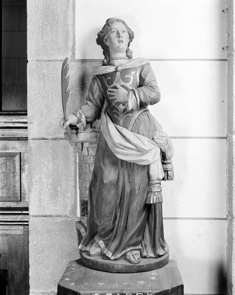 Statue (petite nature) : sainte Barbe, église paroissiale Saint-Pierre, Saint-Paul (Guidel)