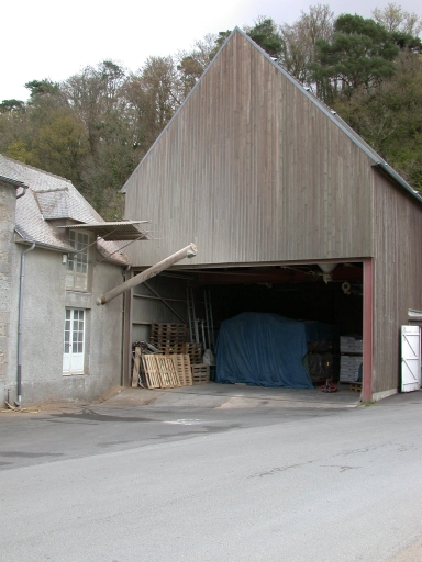 Minoterie Orieux, puis Lorgeril, puis Morin, puis Tassel, actuellement Fouéré, rue des Forges (Jugon-les-Lacs fusionnée en Jugon-les-Lacs - Commune nouvelle en 2016)