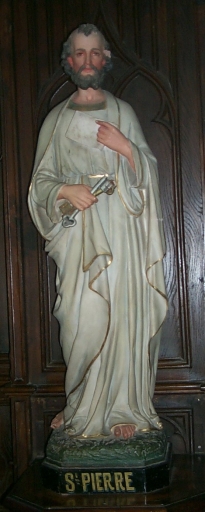 Statue sur piédestal : saint Pierre