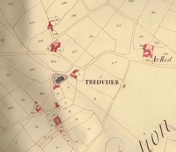 Le bourg de Tréduder