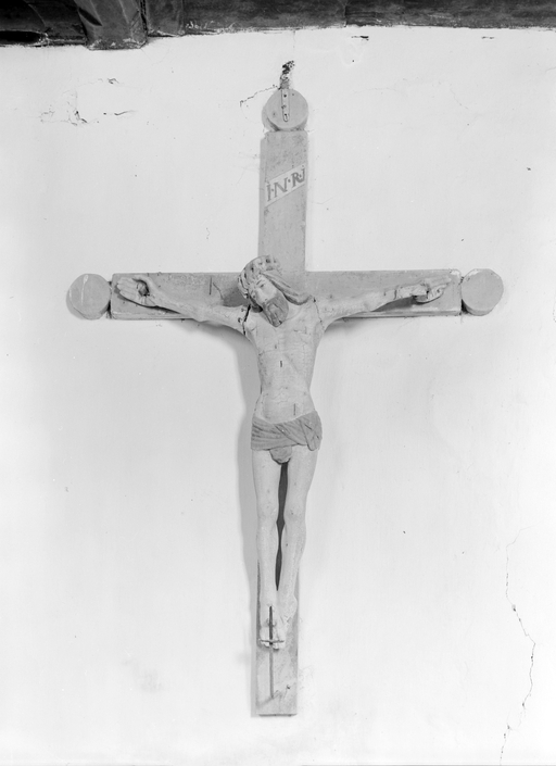 Croix : Christ en croix, crucifix, chapelle Saint-Guen et son ossuaire (Saint-Tugdual)