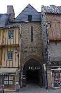 Halles dit la Cohue, 24, 22 rue des Halles, place Saint-Pierre (Vannes)
