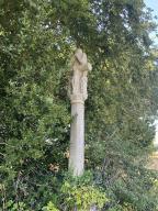 Croix de chemin, dite Croix des prêtres, à l'est de Bocneuf (Lanouée fusionnée en Forges de Lanouée en 2019)